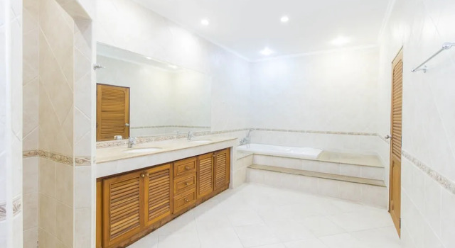 Вилла Majestice Pool Villa 4 Bedrooms
