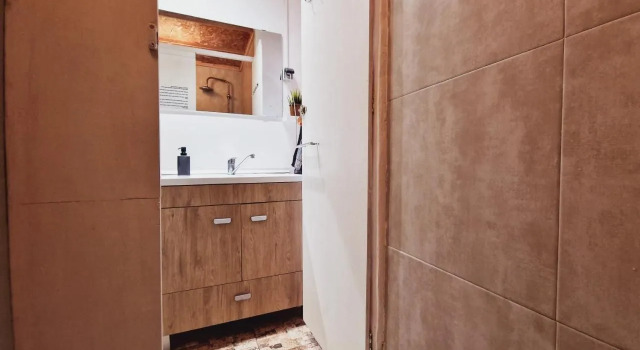 Mini Hostel in Lisbon, Забронировать Хостел Недорогие отели Лиссабона, рядом с Авенида-ди-Рома, недорого