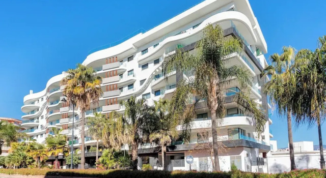 Exclusive Apartment in Estepona Center Infinity