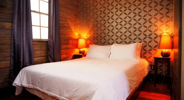 Люкс Deluxe Royal Street Inn & Bar