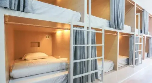 Standaard Capsule Petit Espace Hostel