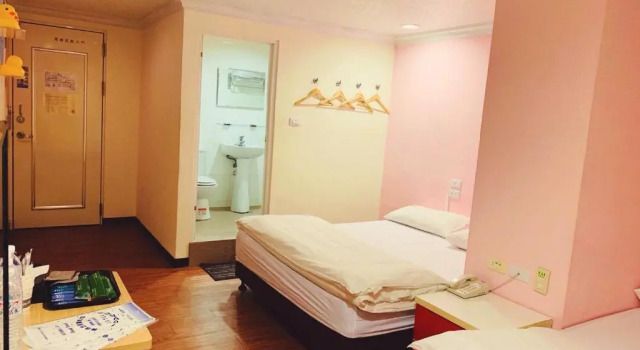 Семейный номер Classic EasyInn Hotel & Hostel