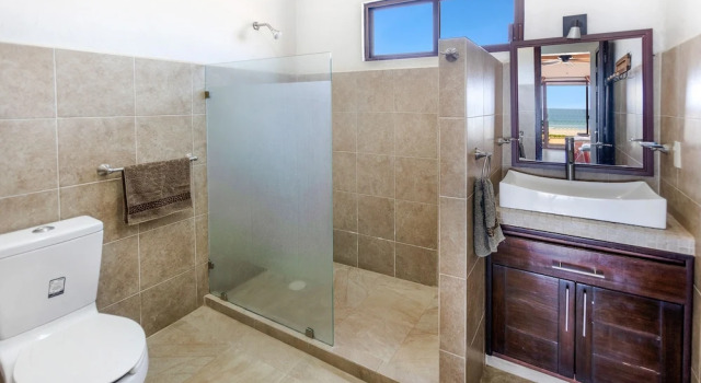 Люкс Comfort oceanfront Punta Conejo Camila bungalows Surf Camp