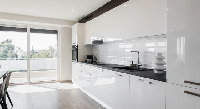 2bdr Athens Riviera Sea View Apartment by The Olon, Забронировать Апартаменты/квартира Апартаменты Афины, рядом с Glyfada shopping centre, Апартаменты/квартира