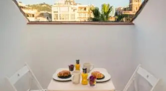 Holidays2Malaga Constitucion 2, Забронировать Отель Малага Коста-дель-Соль, рядом с Музей Кармен Тиссен