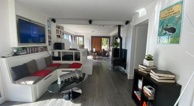 Le Bout du Monde, Book Apartment  