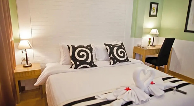 Полулюкс Paradise Hotel