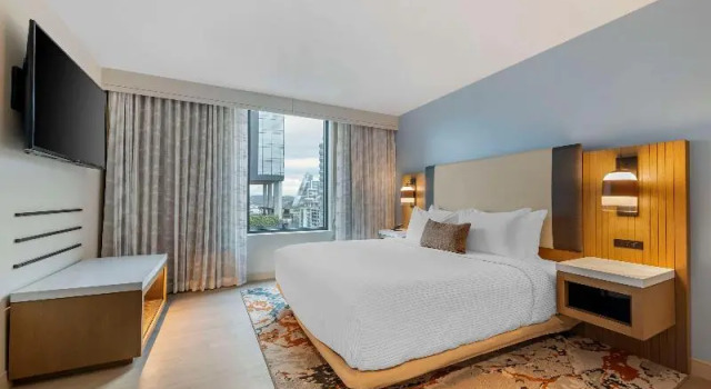 Люкс Cambria Hotel Austin Downtown