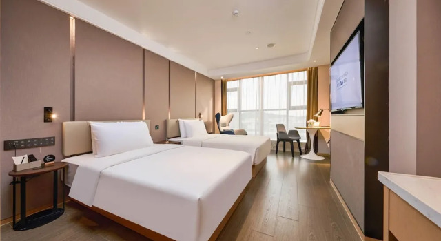 Двухместный номер Deluxe Howard Johnson By Wyndham Club Hotel Songshan Lake Dongguan