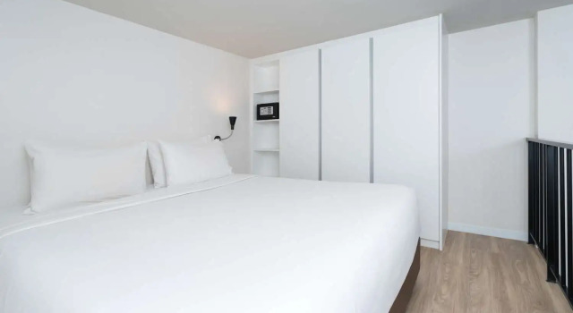 Двухместный номер Deluxe Дуплекс с видом на бассейн SureStay by Best Western Bangkok Ramintra