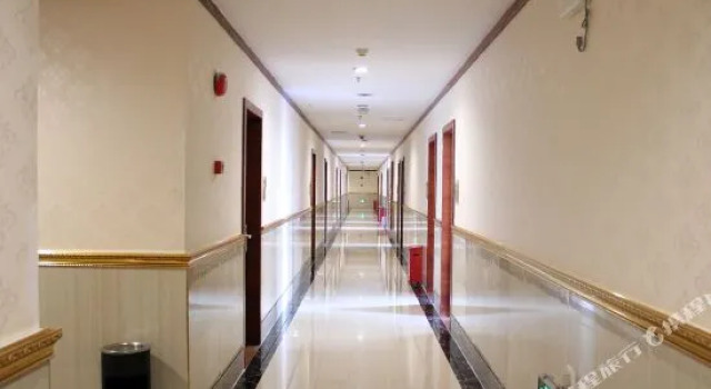 Jinshunda Hotel (New DNA Store, Kuiqi Road Subway Station, Foshan), Boek Hotel Hotels in Guangdong met parkeren, Parkeren