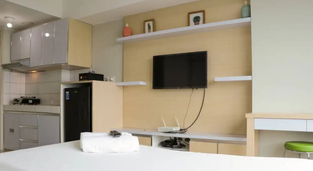 Cozy Living And Tidy Studio At Springlake Summarecon Apartment Bekasi