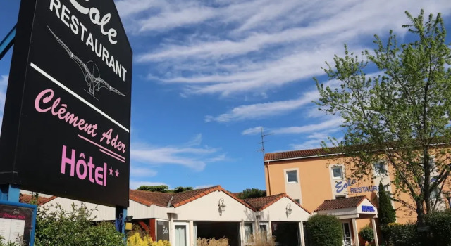 Hôtel Restaurant Clément ADER, Book Hotel Hotels in Haute-Garonne with a Pool, Swimming Pool