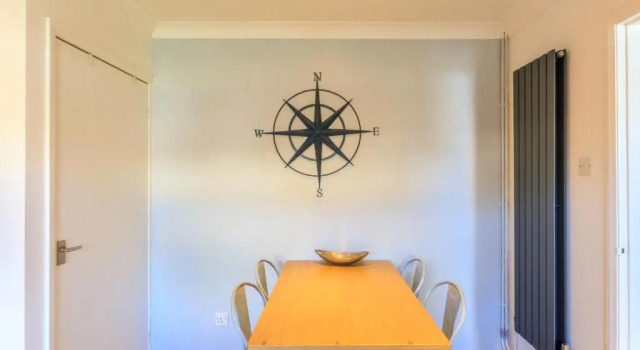 Cottage sleeps 6 within 5 mins from the sea