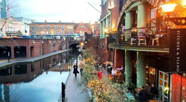 Коттедж Book Today - 4 Bed House, Sleeps up to 9 - Hartco Serviced Accommodation Birmingham