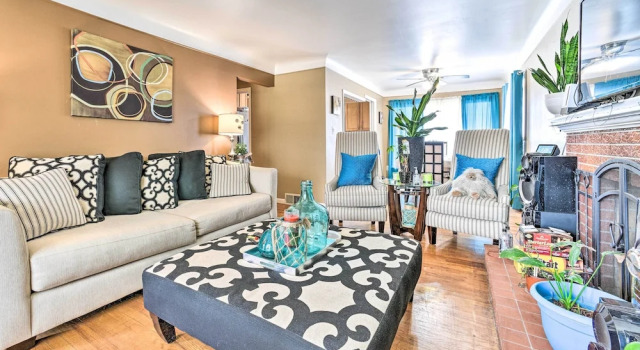 Коттедж Detroit Home w/ Pool & Yard, 15 Mi to Downtown!