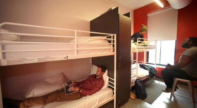 HI Boston Hostel, Забронировать Хостел Отели Бостона с парковкой, рядом с Аквариум Новой Англии, Парковка
