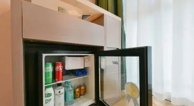 Ye Yuchen E-sports Movie Hotel (Xueyuan Road Muxili Shopping Park), Book Hotel Shijiazhuang Hebei