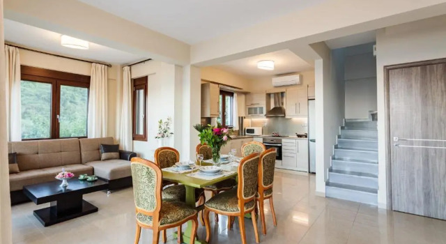 Villa Armonia - Beachfront Majestic Retreat, Rezervovat Vila Messinia 