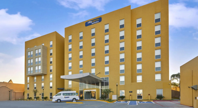City Express by Marriott Matamoros, Rezervovat Hotel Hotely v Matamoros s parkováním, Parkování
