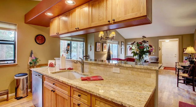 Коттедж Private Hot Tub + Deck: Breckenridge Abode!