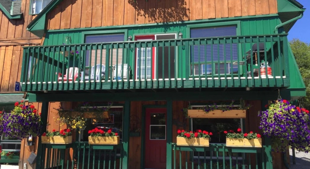 Dwight Village Motel, Varaa Motelli  