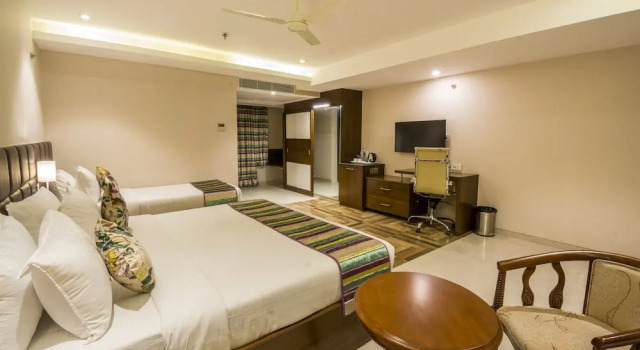Номер Standard The Capital Hotel