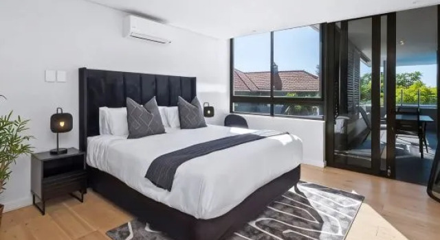 Luxury 2 Bed located in the heart of Greenpoint., Забронировать Отель Отели Cape Peninsula 3 звезды, 3*