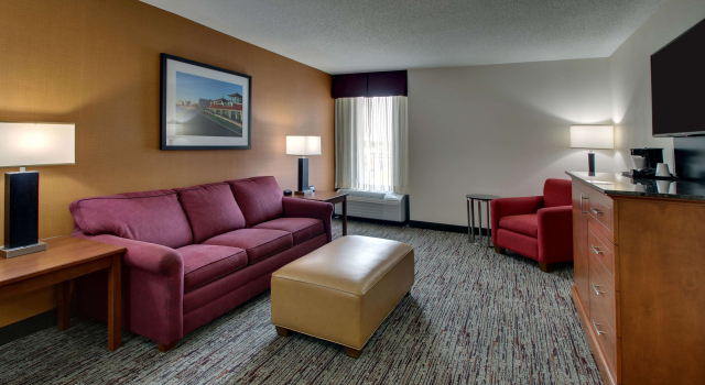 Двухместный люкс с 2 комнатами Drury Inn & Suites Evansville East