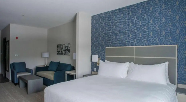 Четырёхместный номер Standard Пентхаус Best Western Plus Prince George