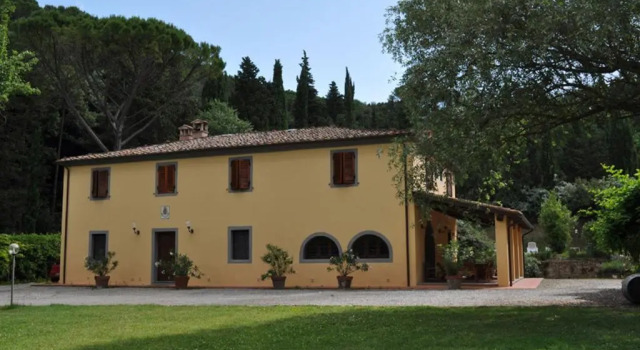Badia di Morrona Agriturismo, Book Landbrugsophold Terricciola Toscana