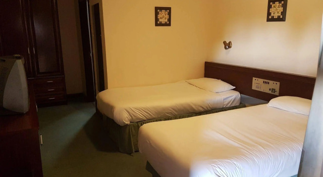 The Plough Motel  Restaurant, Забронировать Мотель Сток-он-Трент Стаффордшир