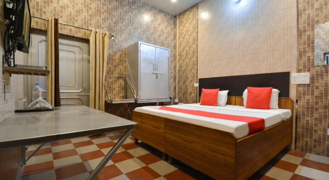 OYO 26638 Kapoor Guest House, Buchen Sie Pension Dera Bassi Punjab
