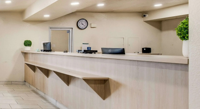 Econo Lodge Stockton near I-5 Fairgrounds, Book Mini-hotel Hoteller i Stockton med pool, Swimmingpool