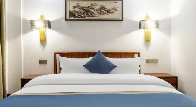 Люкс Shiheyuanfang River View Homestay (Fenghuang Tuojiang Yunqiao)