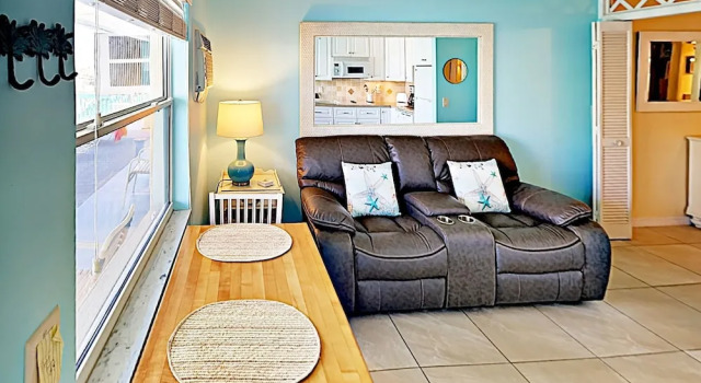 2700 Gulf Blvd 5E Condo 1 Bedroom 1 Bathroom Condo, Rezerwuj Apartament Belleair Shore Pinellas County