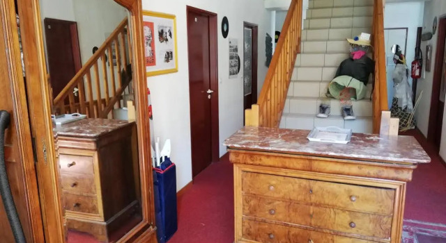 LAuberge dEygliers, Prenota Affittacamere Hotel a Alvernia con parcheggio, Parcheggio