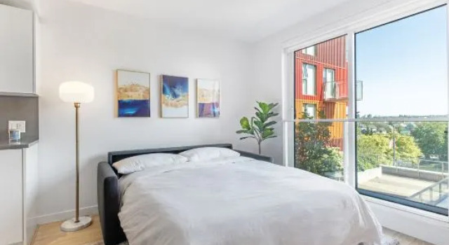Urban Retreat City View and Parking, 6min to DT, Book Hotel Vancouver 