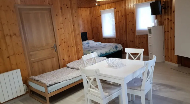 Mollens Chalet, Varaa Mökki Lens 
