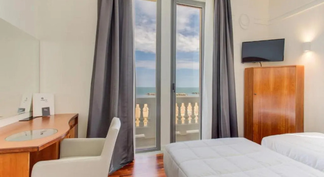 Двухместный номер Standard с видом на море Kursaal Hotel
