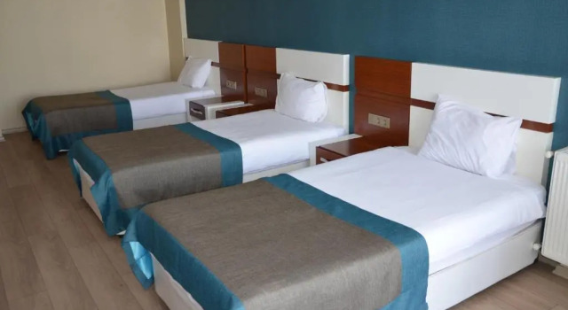 Трёхместный номер Standard Grand Ahos Hotel