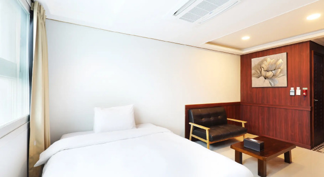 Двухместный номер Deluxe InterСity Seoul Hotel