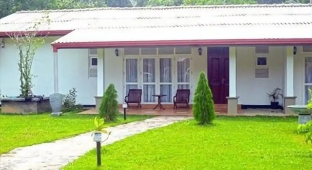 Lumbini Lagoon, Забронировать Отель Отели Каталува с бассейном, Бассейн