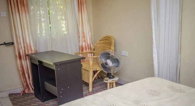 Njovu Park Lodge, Đặt Khách sạn Kabatoro Western Uganda