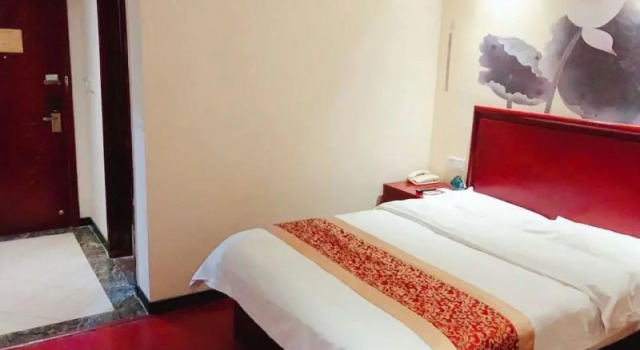 Двухместный номер Standard GreenTree Inn Jiangsu Lianyungang Donghai New Bus Station Express Hotel