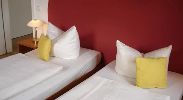Hotel Kurfrst Dresden, Rezerwuj Hotel Hotele w Drezno z basenem, Basen