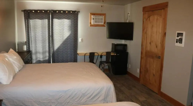 Четырёхместный номер Standard Columbine Inn