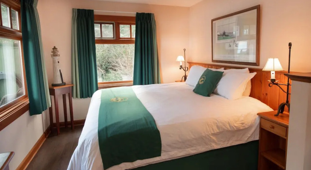 Номер Classic April Point Resort