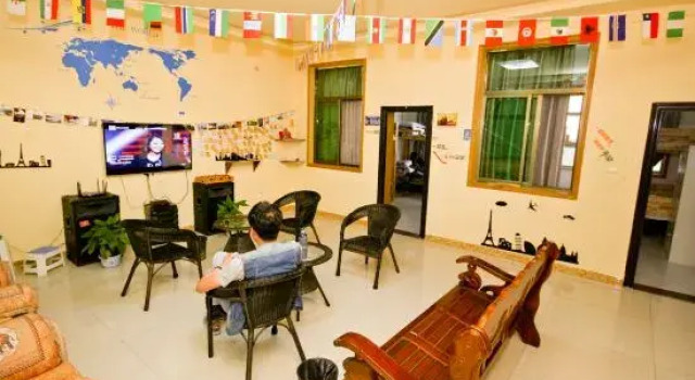 Huashanyi Loft Youth Hostel, Book Hostel / Vandrerhjem Hoteller i Shaanxi med parkering, Parkering