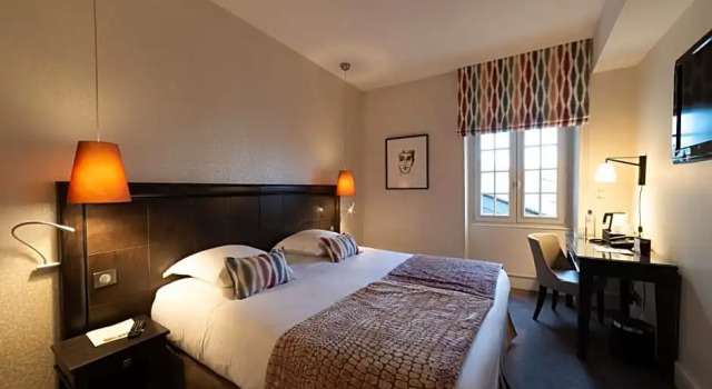 Hôtel Le Griffon d'Or, Rezervovat Hotel Hotely v Ain s parkováním, Parkování